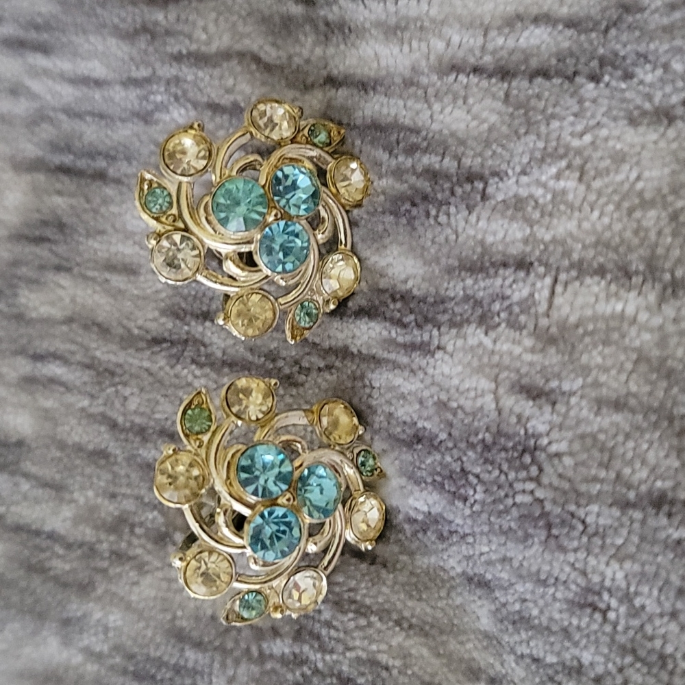 Vintage clip on earrings